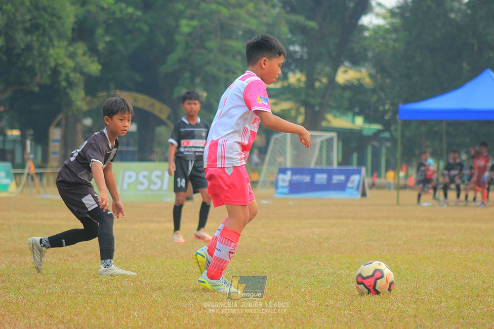 ijlu11 big8 190726 jips soccer vs farama fc