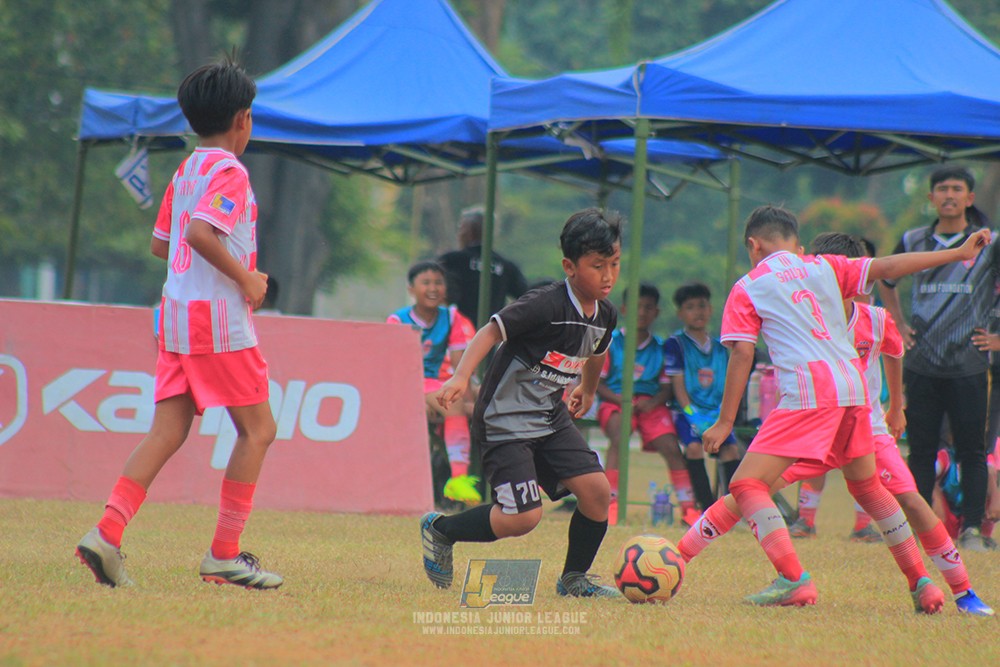 ijlu11 big8 190726 jips soccer vs farama fc