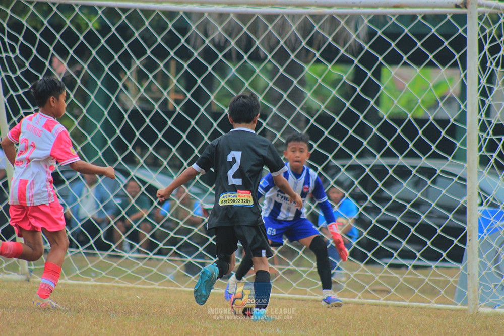 ijlu11 big8 190726 jips soccer vs farama fc