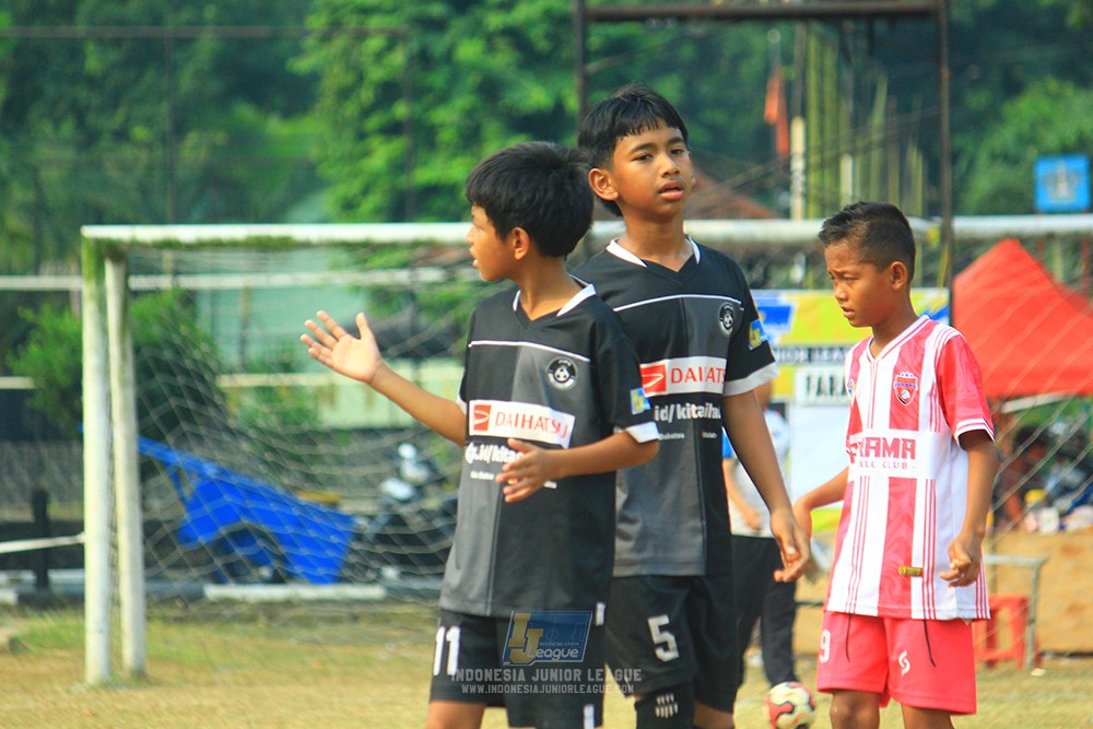 ijlu11 big8 190726 jips soccer vs farama fc