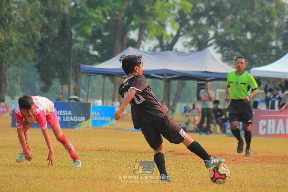 ijlu11 big8 190726 jips soccer vs farama fc
