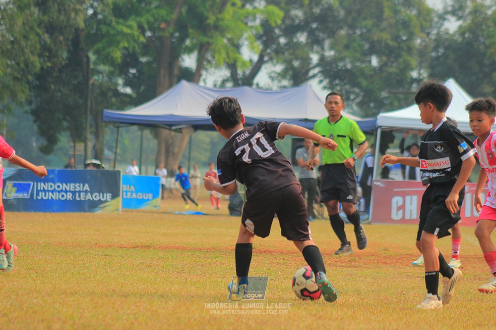 ijlu11 big8 190726 jips soccer vs farama fc