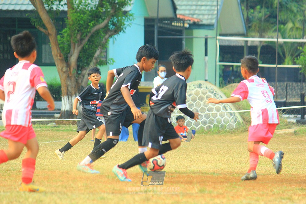 ijlu11 big8 190726 jips soccer vs farama fc