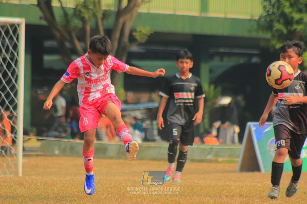 ijlu11 big8 190726 jips soccer vs farama fc