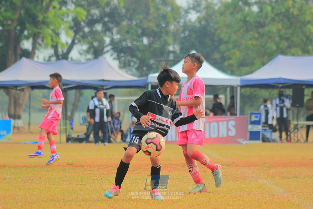ijlu11 big8 190726 jips soccer vs farama fc