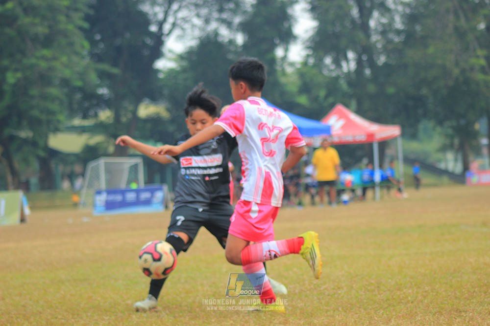 ijlu11 big8 190726 jips soccer vs farama fc