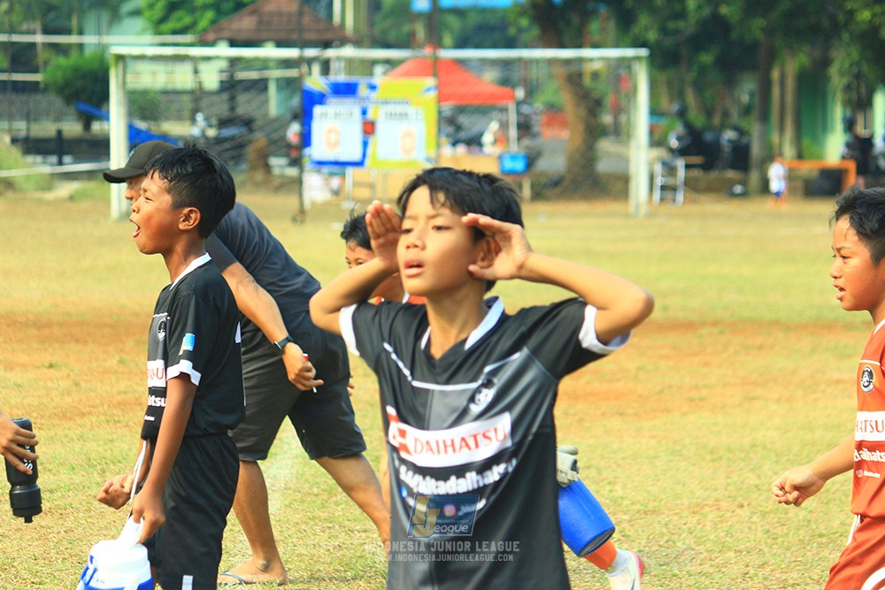 ijlu11 big8 190726 jips soccer vs farama fc