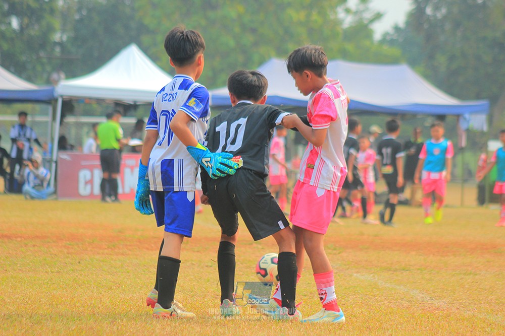 ijlu11 big8 190726 jips soccer vs farama fc