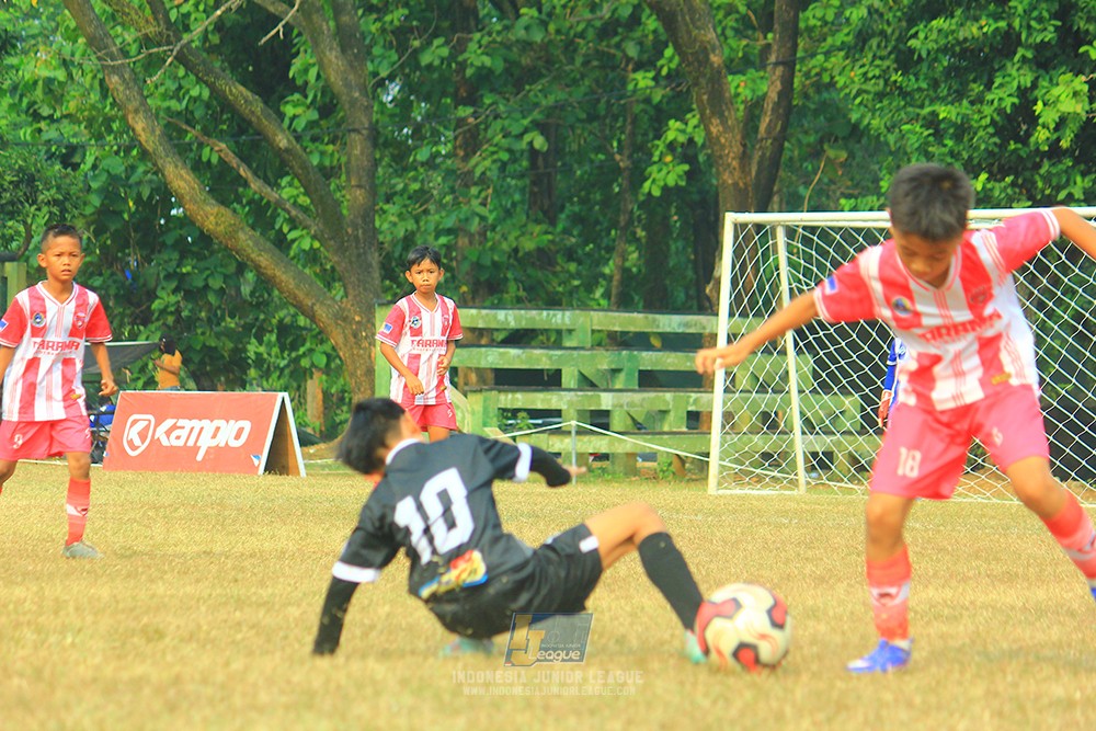 ijlu11 big8 190726 jips soccer vs farama fc