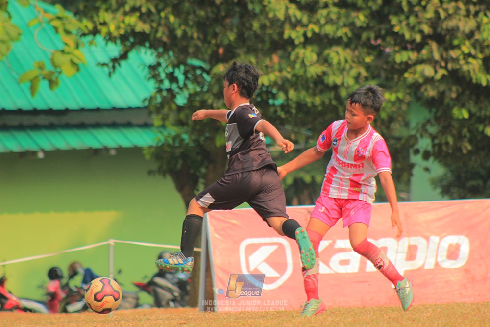 ijlu11 big8 190726 jips soccer vs farama fc