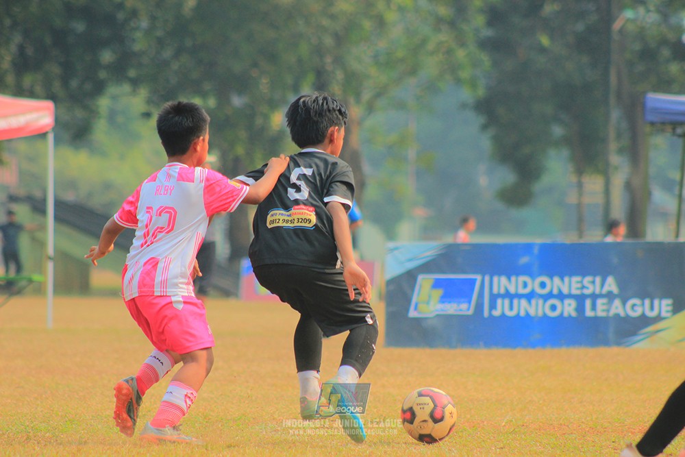 ijlu11 big8 190726 jips soccer vs farama fc