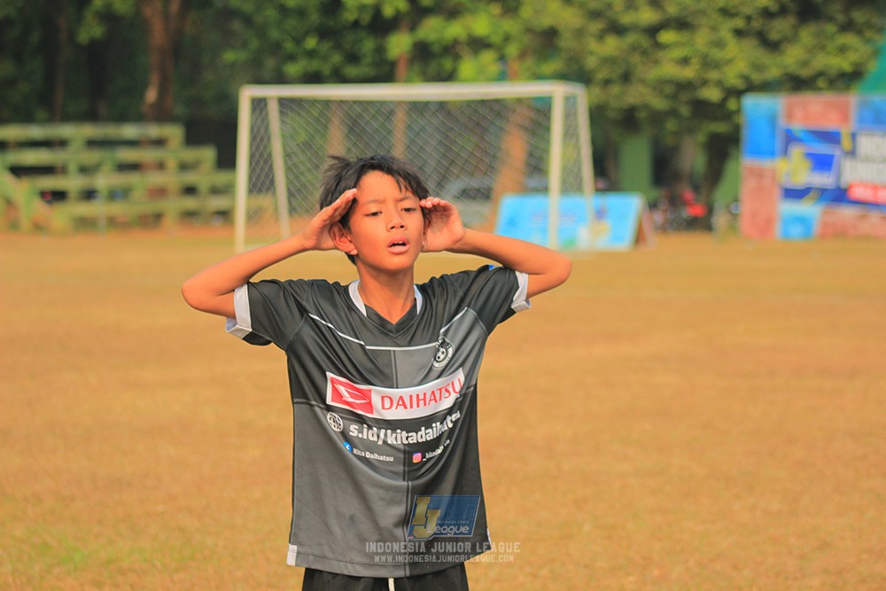 ijlu11 big8 190726 jips soccer vs farama fc