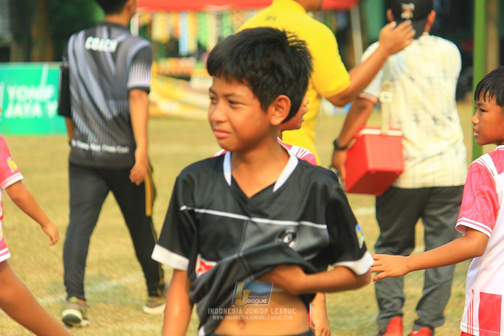 ijlu11 big8 190726 jips soccer vs farama fc