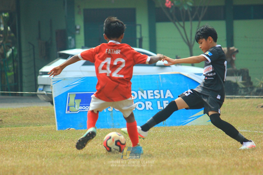 ijlu11 big8 190726 jips soccer vs putra harapan