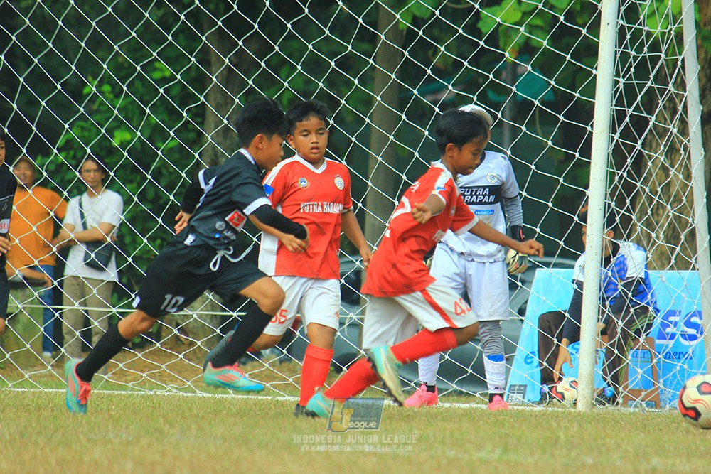 ijlu11 big8 190726 jips soccer vs putra harapan