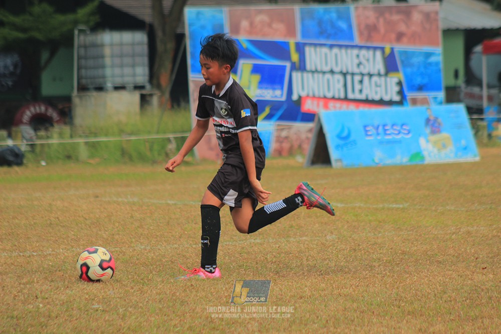 ijlu11 big8 190726 jips soccer vs putra harapan