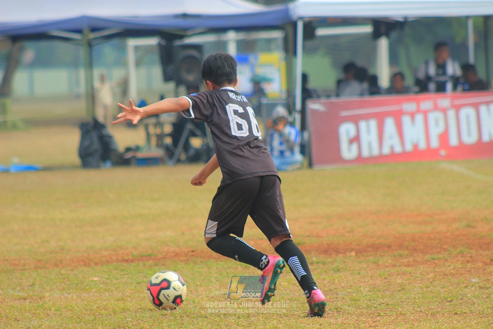 ijlu11 big8 190726 jips soccer vs putra harapan