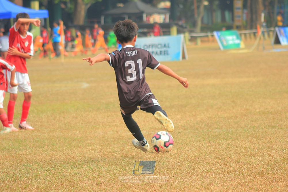 ijlu11 big8 190726 jips soccer vs putra harapan