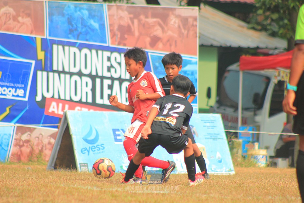 ijlu11 big8 190726 jips soccer vs putra harapan