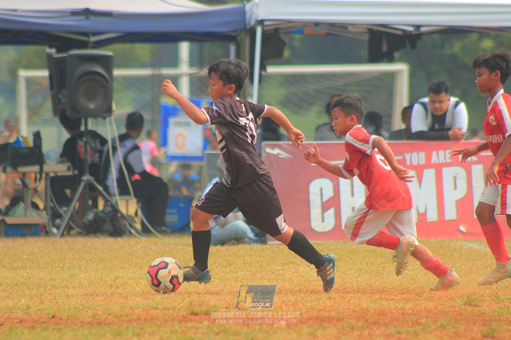 ijlu11 big8 190726 jips soccer vs putra harapan