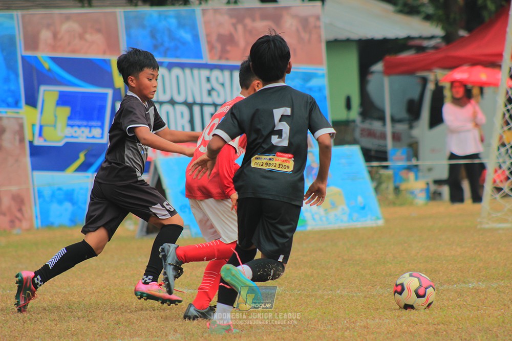 ijlu11 big8 190726 jips soccer vs putra harapan