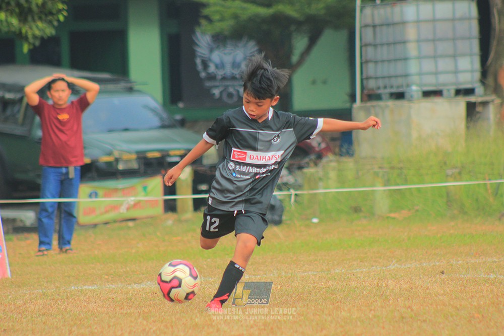 ijlu11 big8 190726 jips soccer vs putra harapan