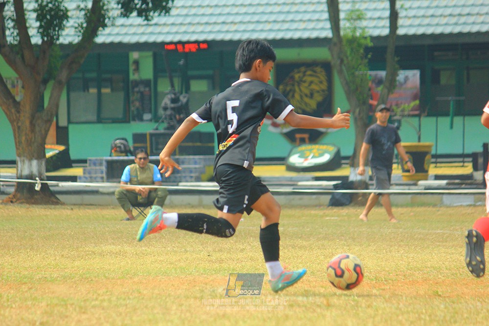 ijlu11 big8 190726 jips soccer vs putra harapan
