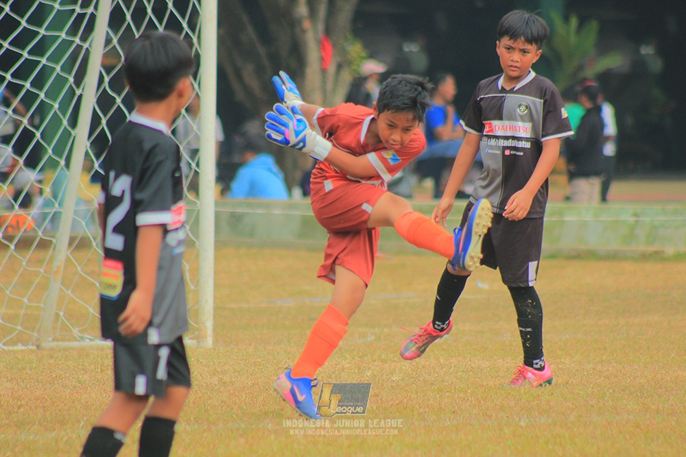 ijlu11 big8 190726 jips soccer vs putra harapan