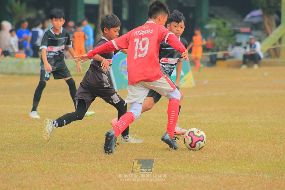 ijlu11 big8 190726 jips soccer vs putra harapan