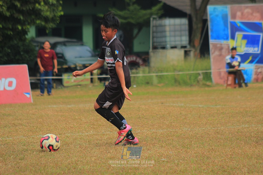 ijlu11 big8 190726 jips soccer vs putra harapan