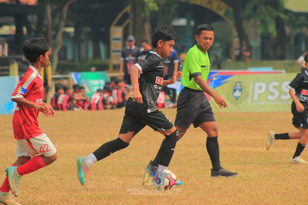 ijlu11 big8 190726 jips soccer vs putra harapan
