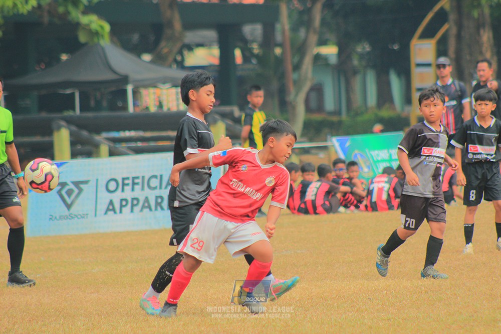 ijlu11 big8 190726 jips soccer vs putra harapan