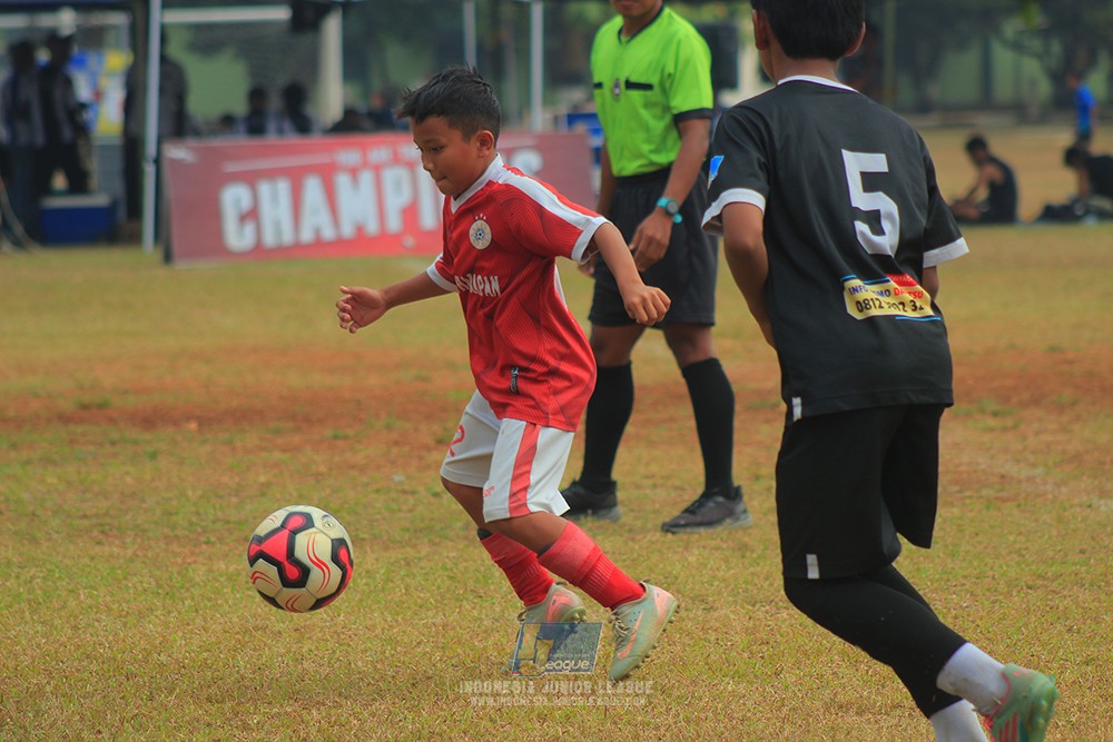 ijlu11 big8 190726 jips soccer vs putra harapan