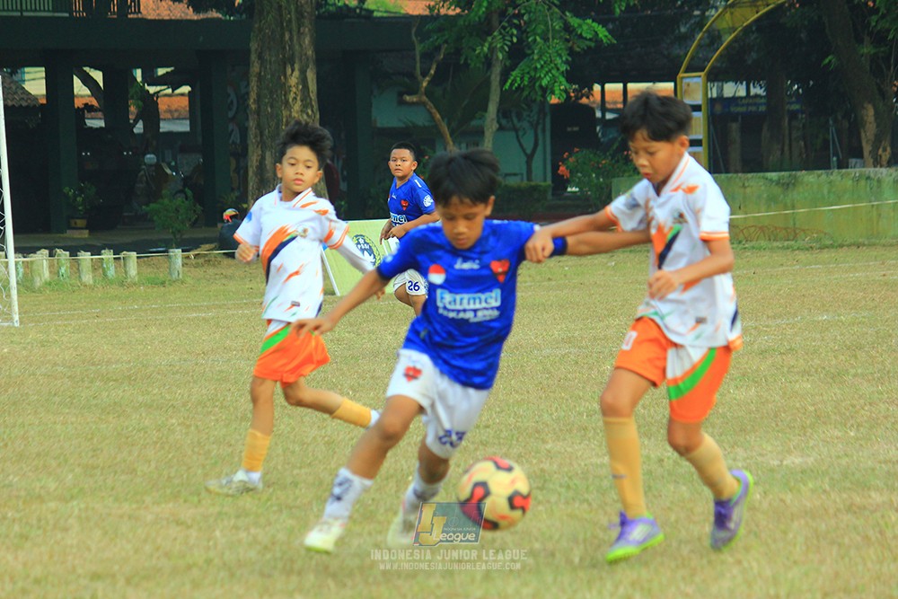ijlu11 big8 190726 provision soccer school vs fifa farmel