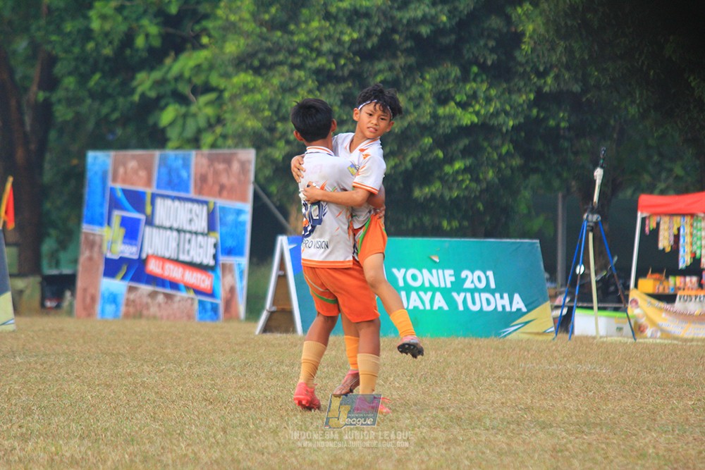 ijlu11 big8 190726 provision soccer school vs fifa farmel
