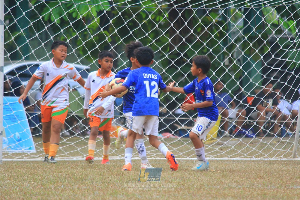 ijlu11 big8 190726 provision soccer school vs fifa farmel