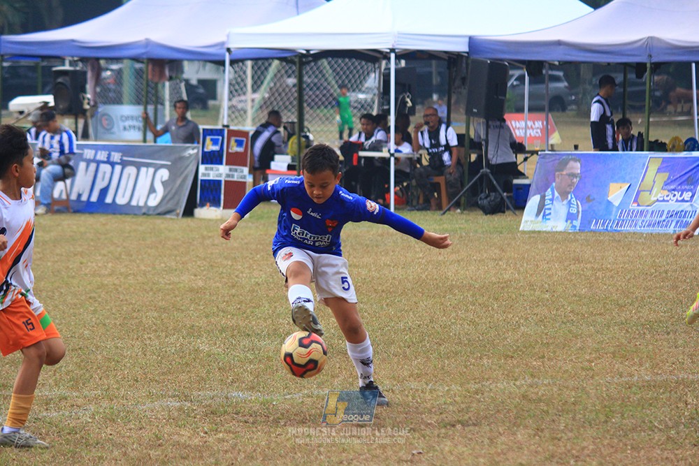 ijlu11 big8 190726 provision soccer school vs fifa farmel
