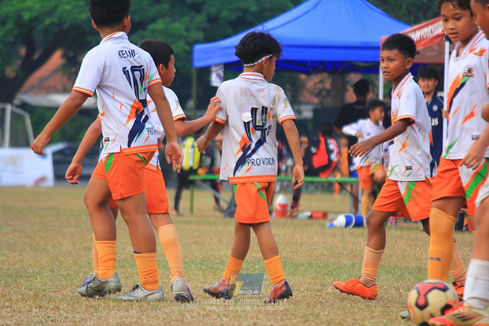 ijlu11 big8 190726 provision soccer school vs fifa farmel