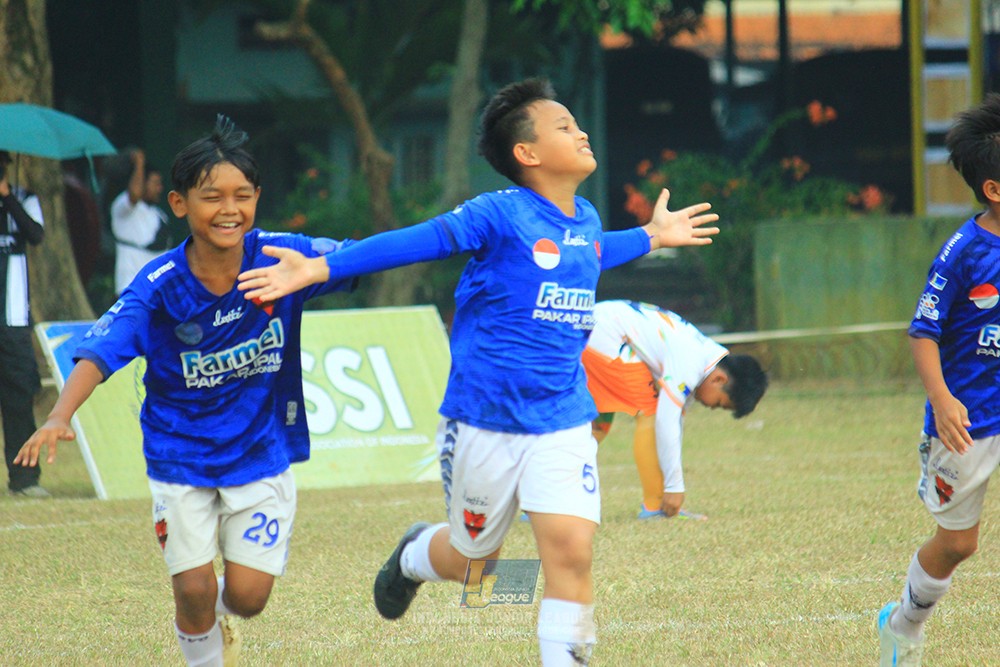 ijlu11 big8 190726 provision soccer school vs fifa farmel