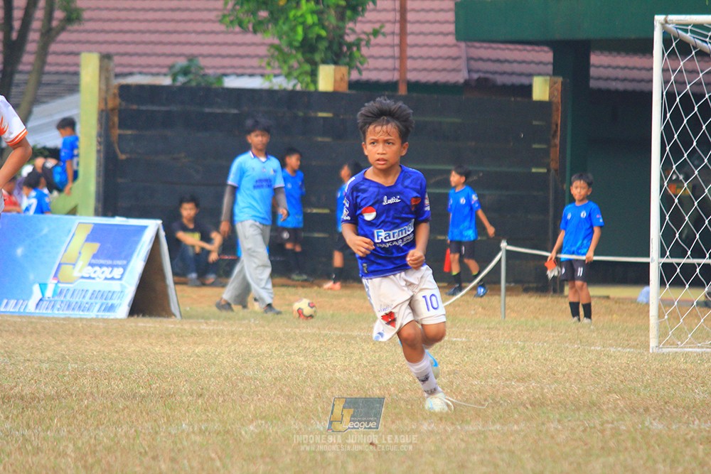 ijlu11 big8 190726 provision soccer school vs fifa farmel
