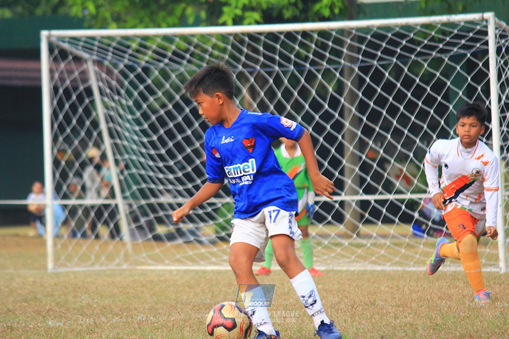 ijlu11 big8 190726 provision soccer school vs fifa farmel