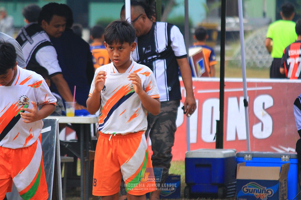 ijlu11 big8 190726 provision soccer school vs fifa farmel