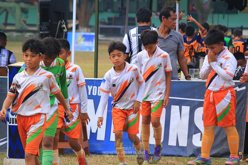 ijlu11 big8 190726 provision soccer school vs fifa farmel