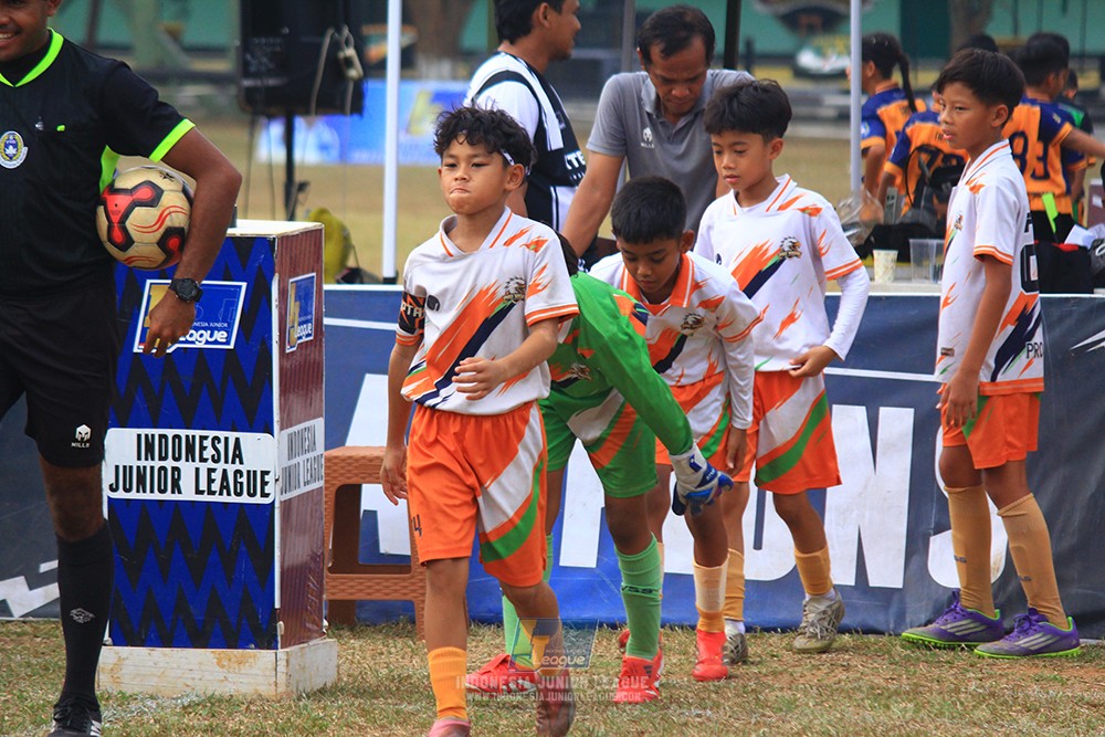 ijlu11 big8 190726 provision soccer school vs fifa farmel