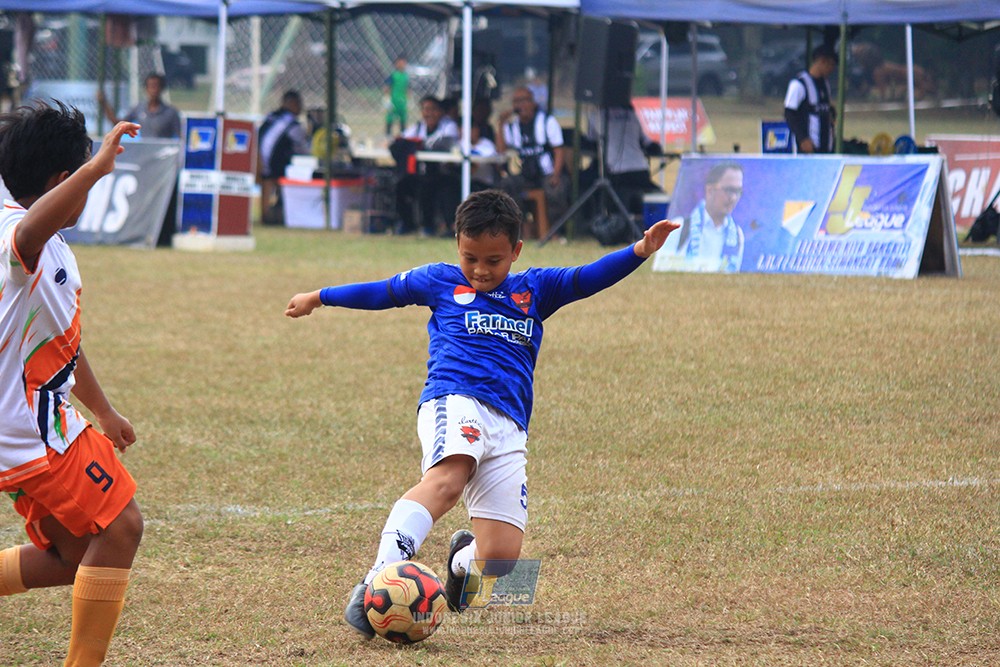ijlu11 big8 190726 provision soccer school vs fifa farmel