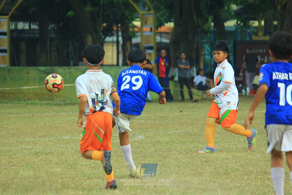 ijlu11 big8 190726 provision soccer school vs fifa farmel