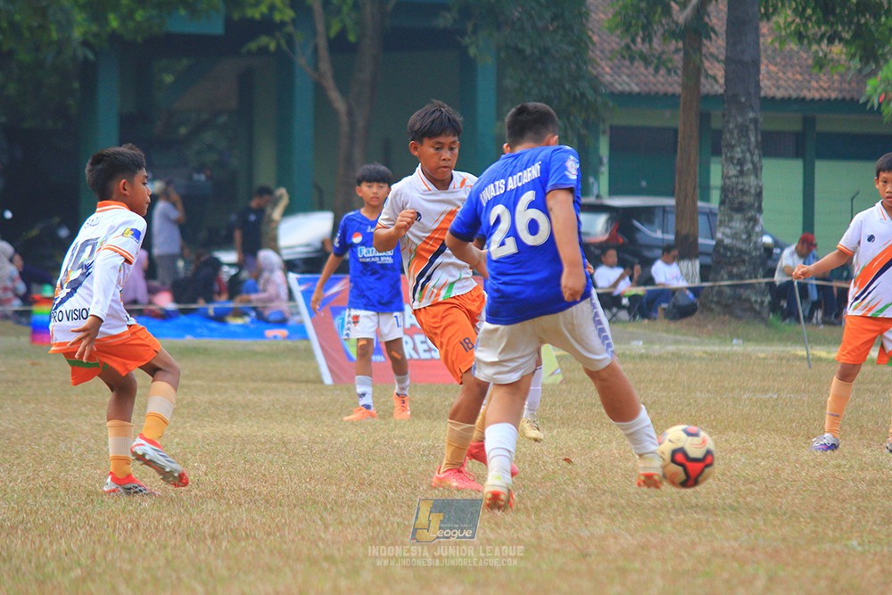 ijlu11 big8 190726 provision soccer school vs fifa farmel