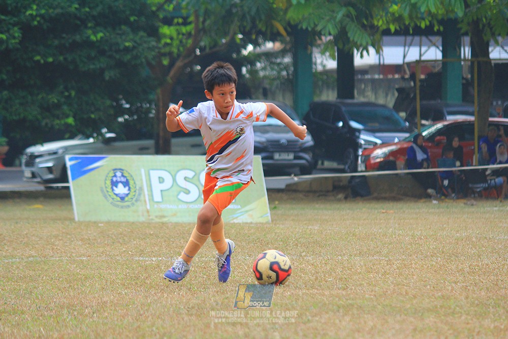 ijlu11 big8 190726 provision soccer school vs fifa farmel