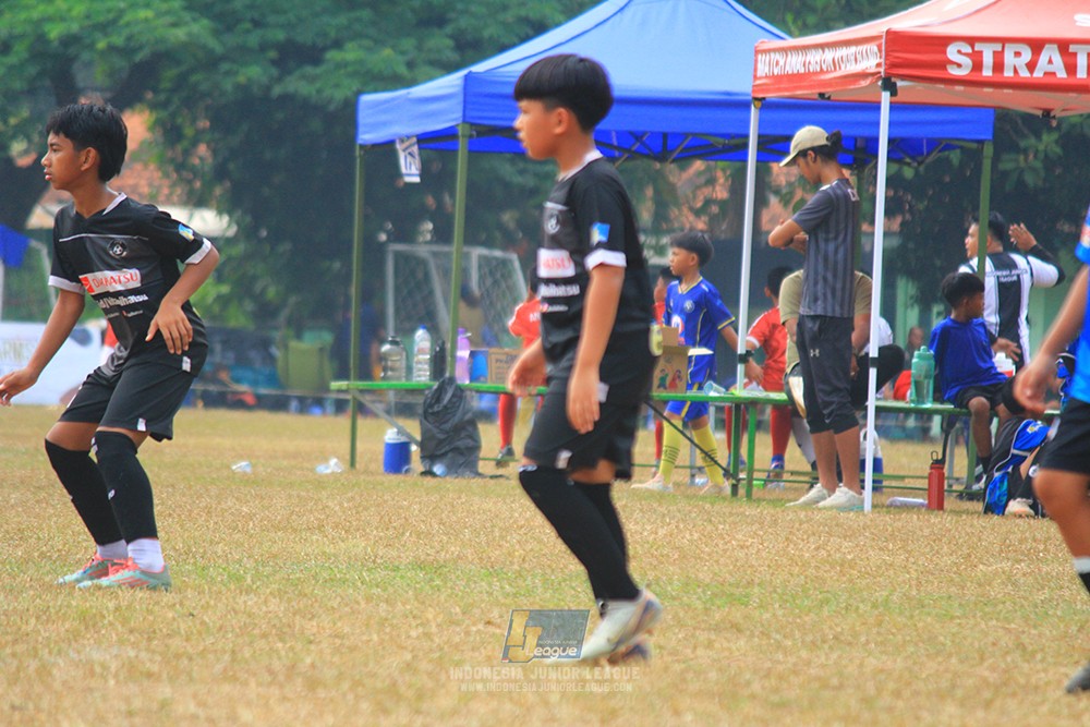 ijlu11 big8 190726 steelford united vs jips soccer