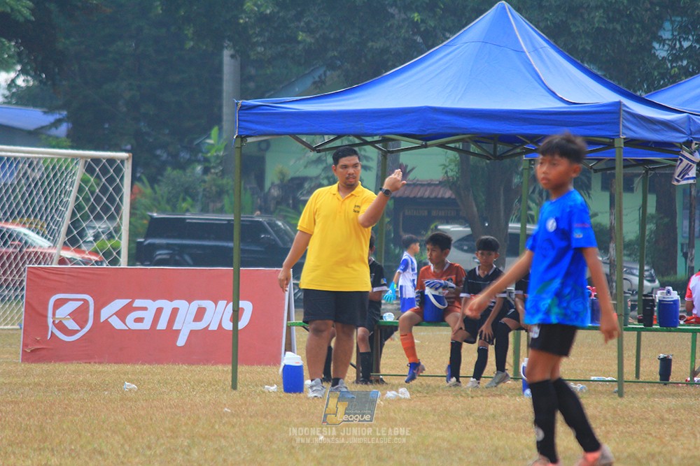 ijlu11 big8 190726 steelford united vs jips soccer
